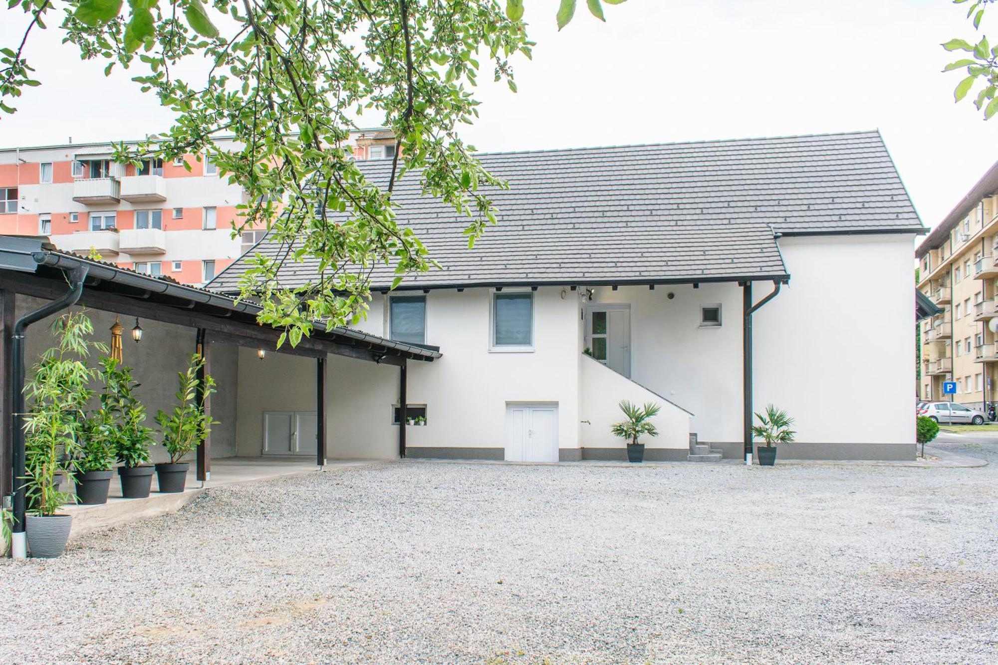 Goodlife Studio Apartment Pozega Extérieur photo